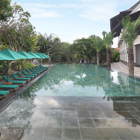 Puri Santrian Beach Resort And Spa Sanur Exterior foto