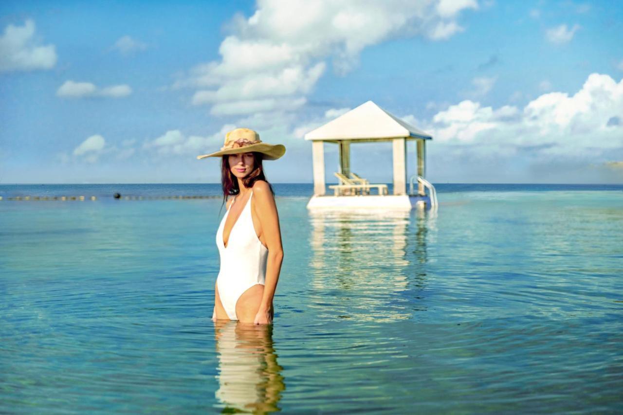 Puri Santrian Beach Resort And Spa Sanur Exterior foto