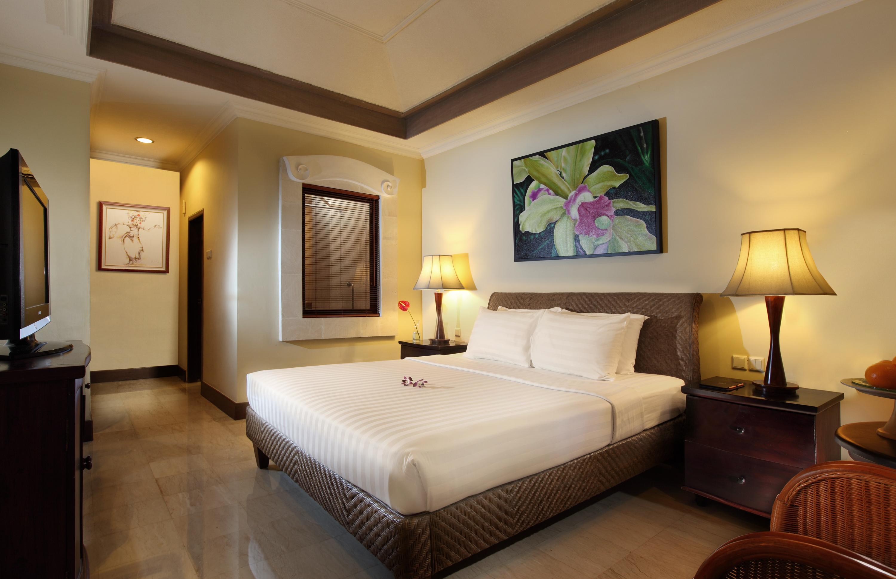Puri Santrian Beach Resort And Spa Sanur Exterior foto