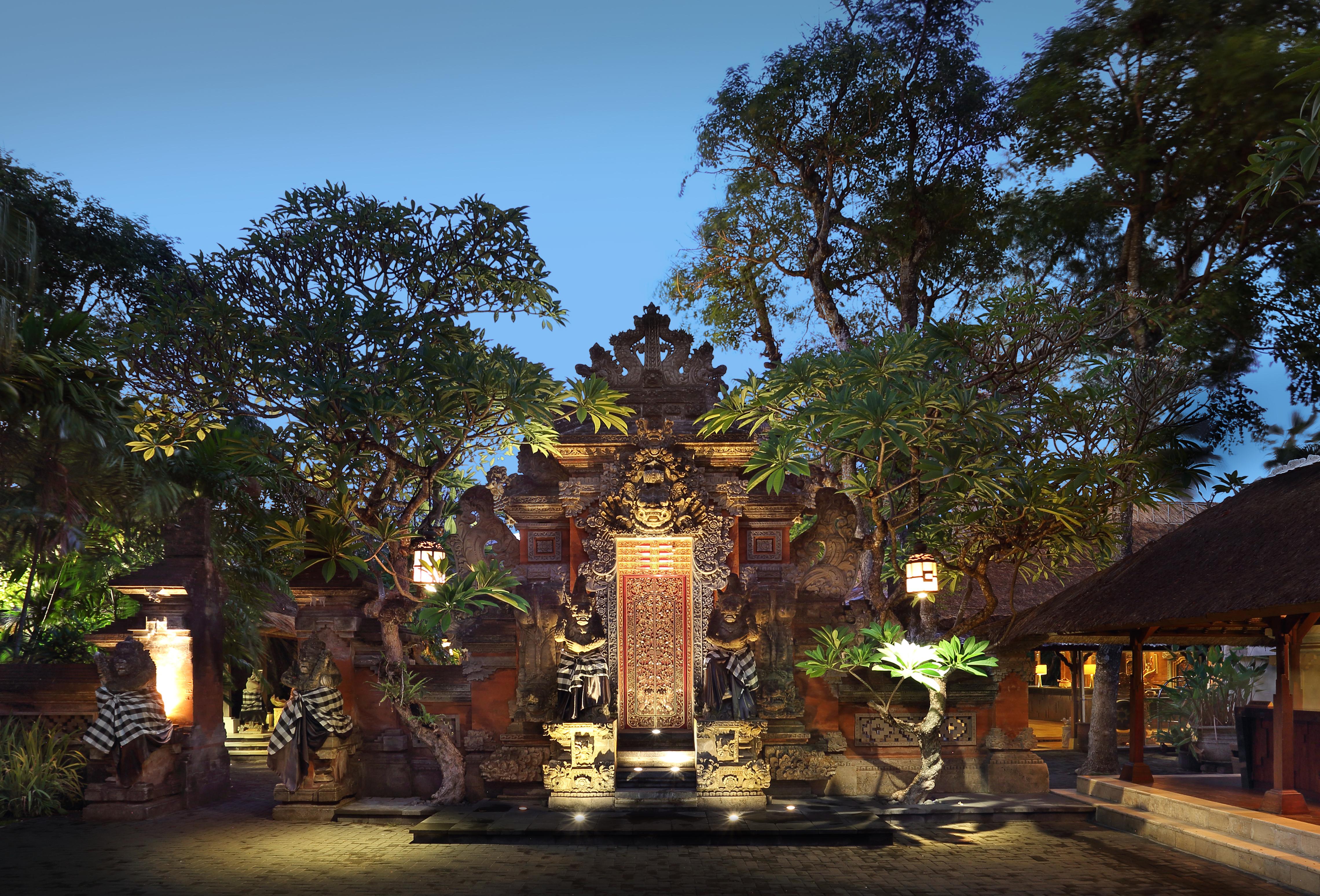 Puri Santrian Beach Resort And Spa Sanur Exterior foto