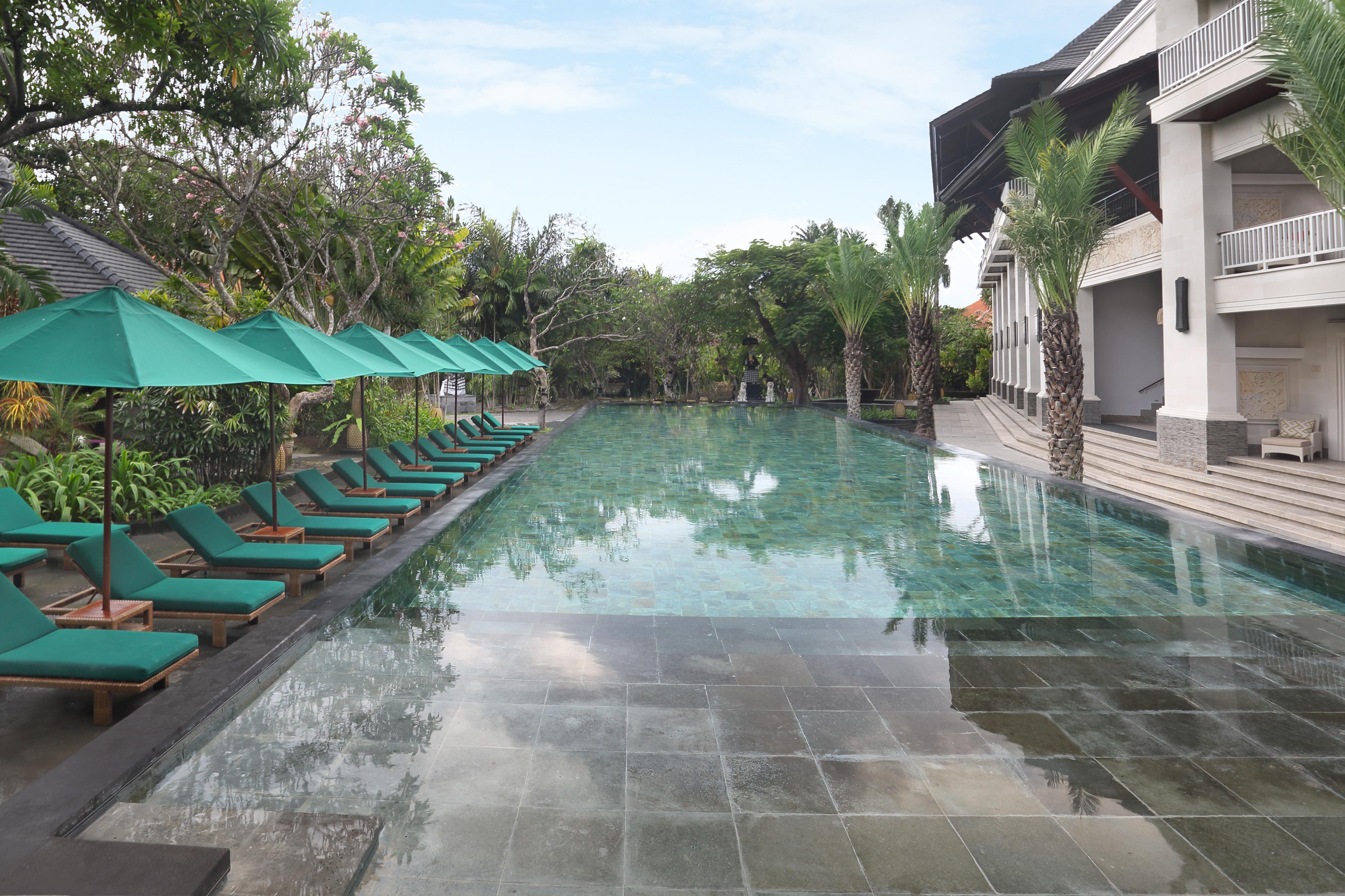 Puri Santrian Beach Resort And Spa Sanur Exterior foto