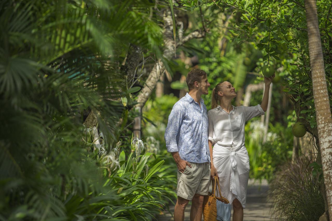 Puri Santrian Beach Resort And Spa Sanur Exterior foto