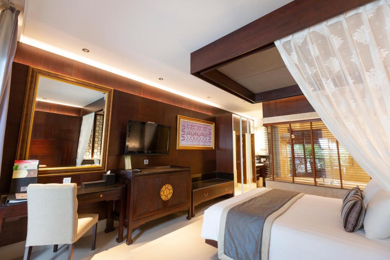 Puri Santrian Beach Resort And Spa Sanur Exterior foto