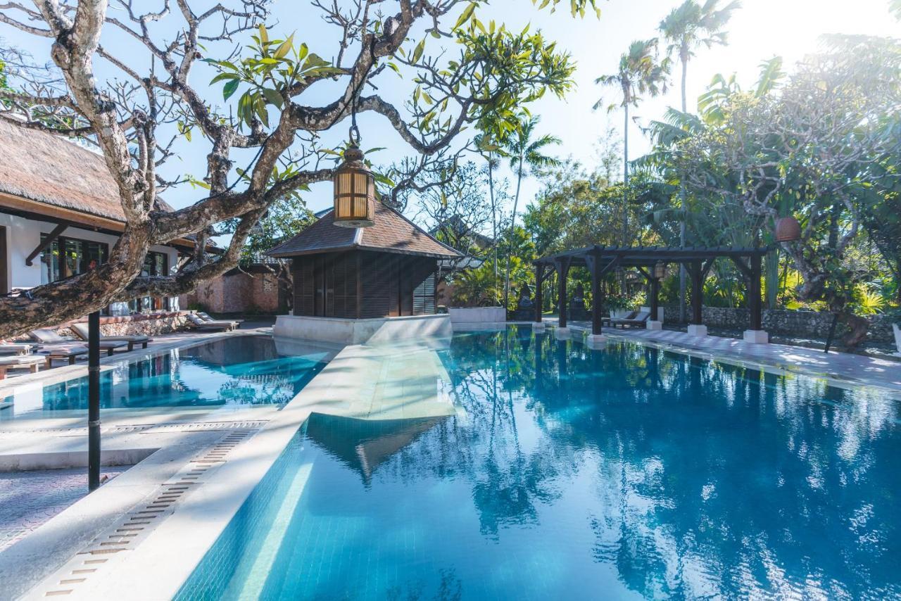 Puri Santrian Beach Resort And Spa Sanur Exterior foto